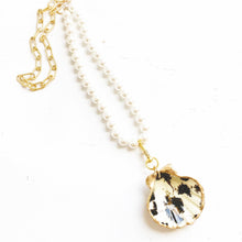Load image into Gallery viewer, Leopard Clam Necklace
