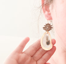 Load image into Gallery viewer, Oyster Pineapple Dangle Earrings

